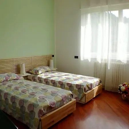 Sari 4* Como